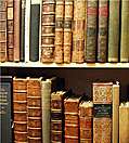 Pictures of old books: Two shelves of antiquarian books, from Pictures of old books (2003); hits since 08/Nov/2009: 4516